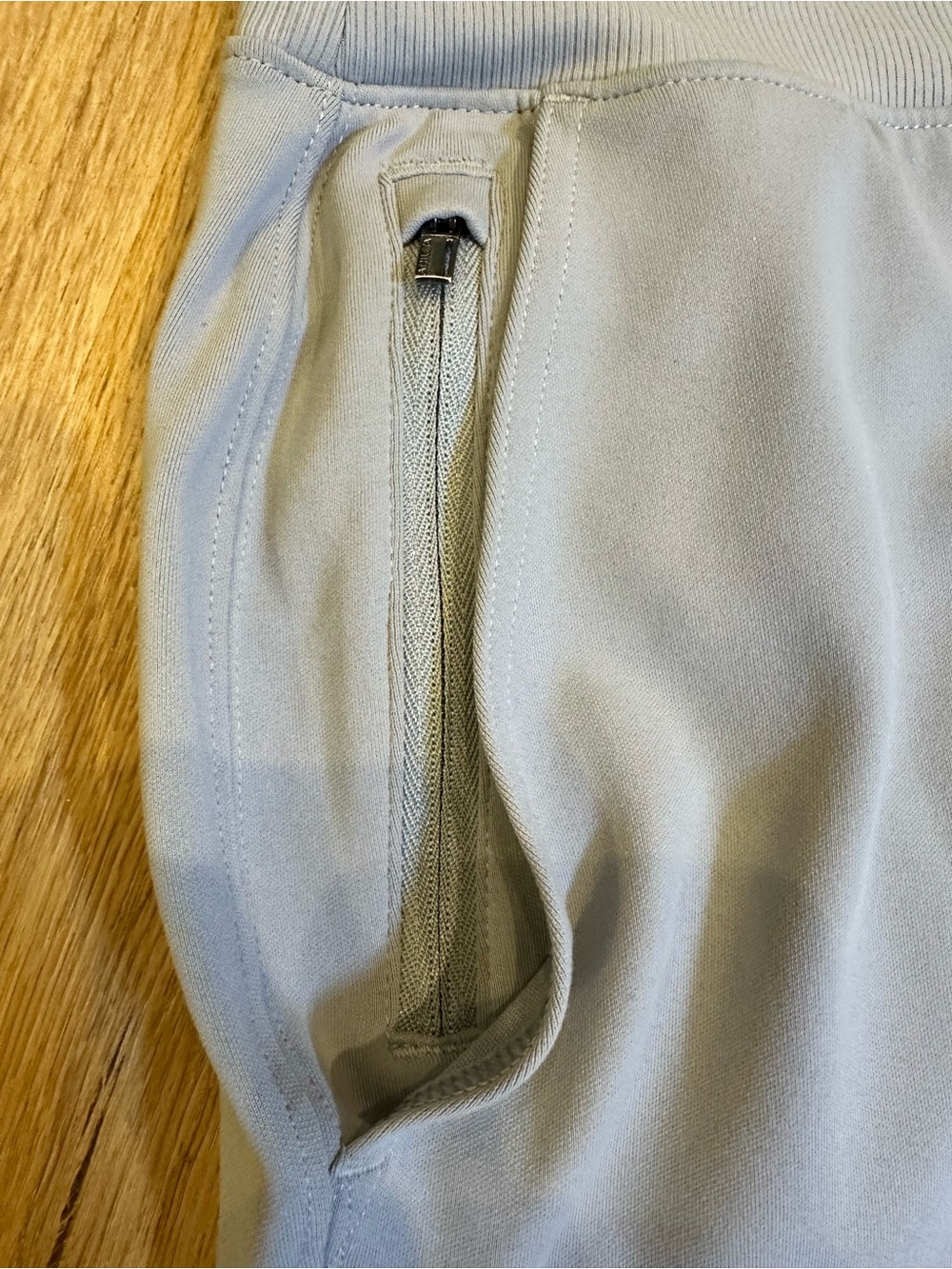 Athleta women’s venice Jogger Pants zipper pockets Light Gray travel athleisure - Picture 5 of 7